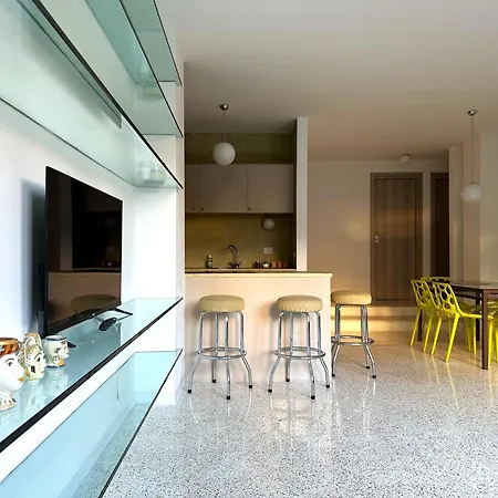 Spacious Apartment Navigli-2